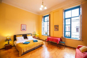 Stylish Apartment In Historic Building